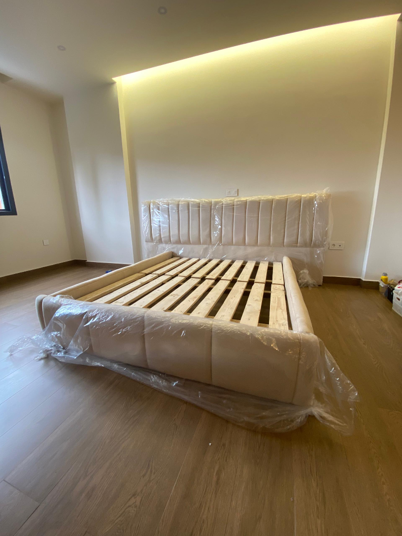 Fabrication de lit tapissier sur mesure à Abidjan – GIC Designs - Avant