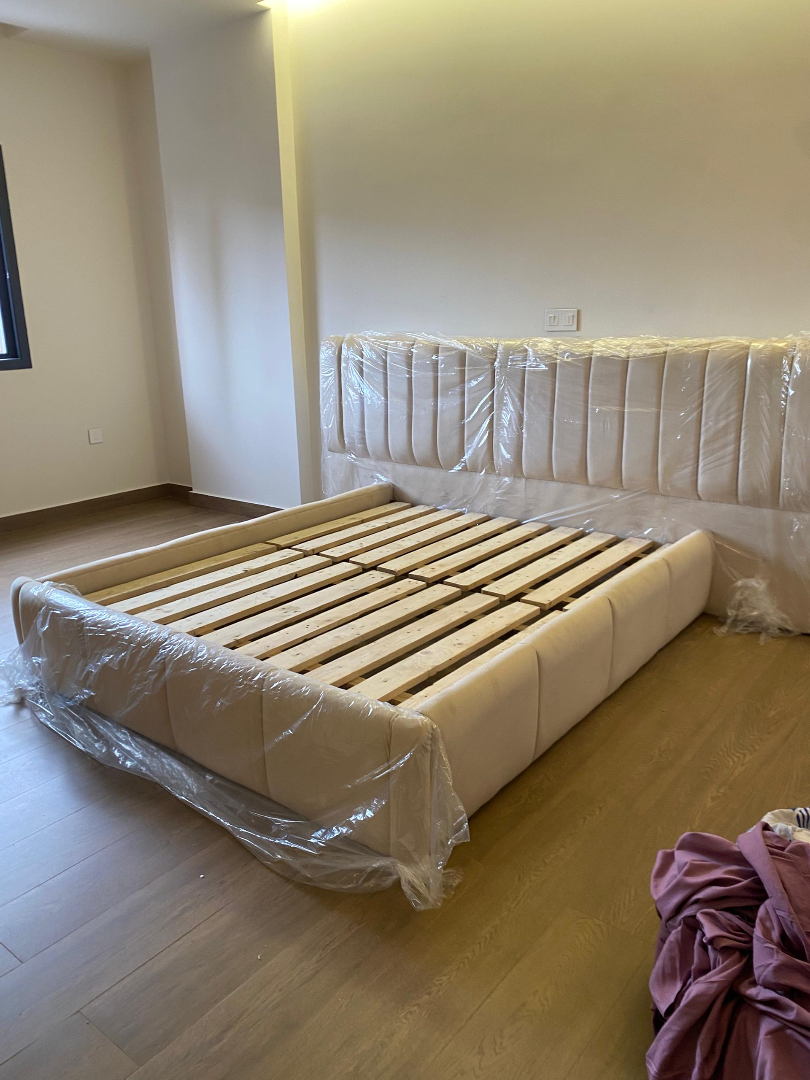 Fabrication de lit tapissier sur mesure à Abidjan – GIC Designs, vue 3