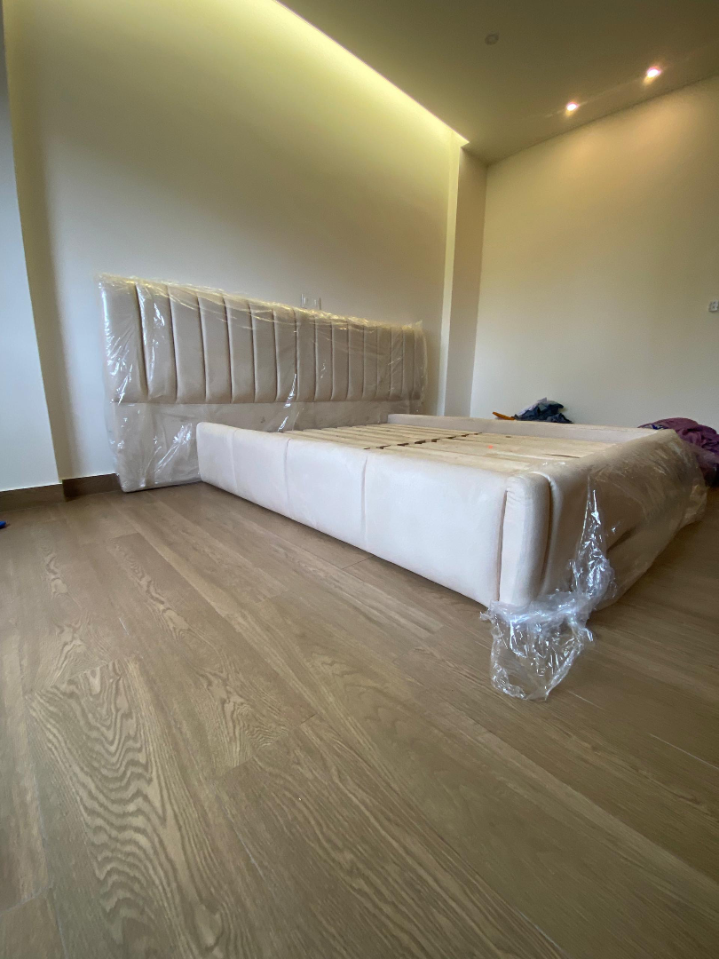 Fabrication de lit tapissier sur mesure à Abidjan – GIC Designs, vue 5