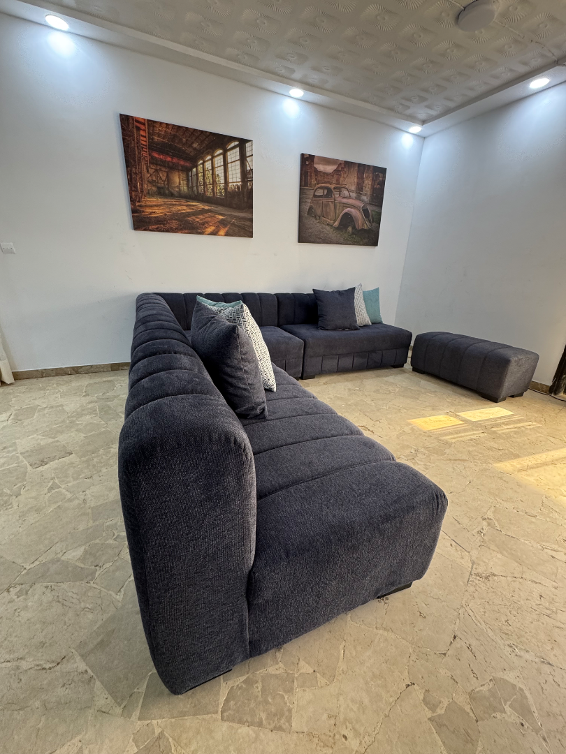 Salon d’Angle Moderne avec Pouf | Confection de Canapé Sur Mesure à Abidjan, vue 5
