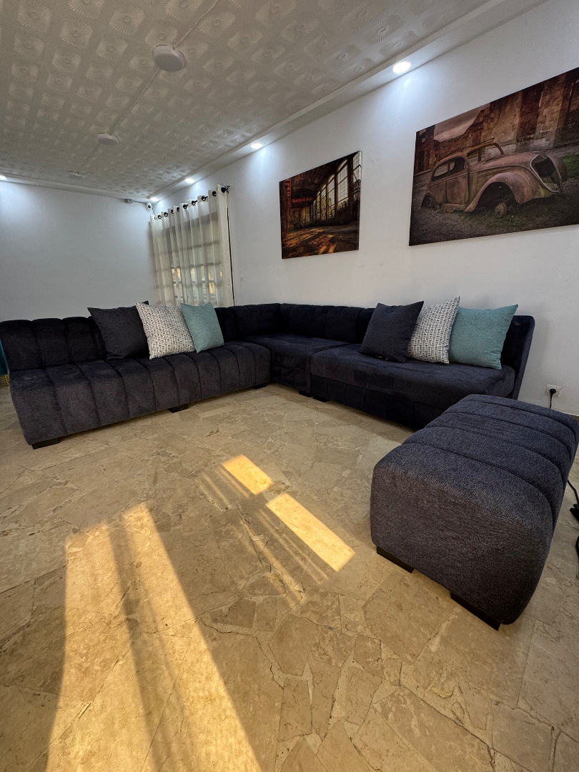 Salon d’Angle Moderne avec Pouf | Confection de Canapé Sur Mesure à Abidjan - Avant