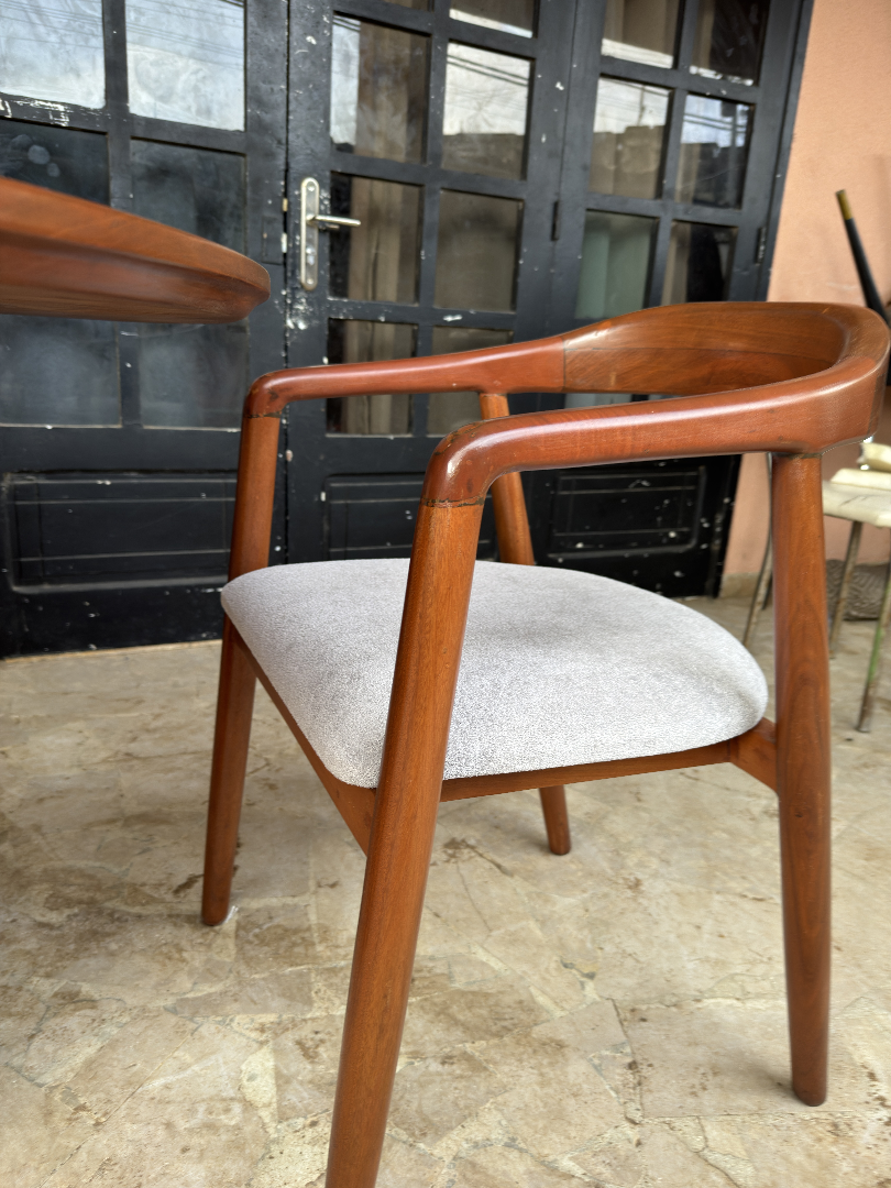 Salle à Manger Moderne Abidjan | Table à Manger Design et Sur Mesure – GIC Designs, vue 5