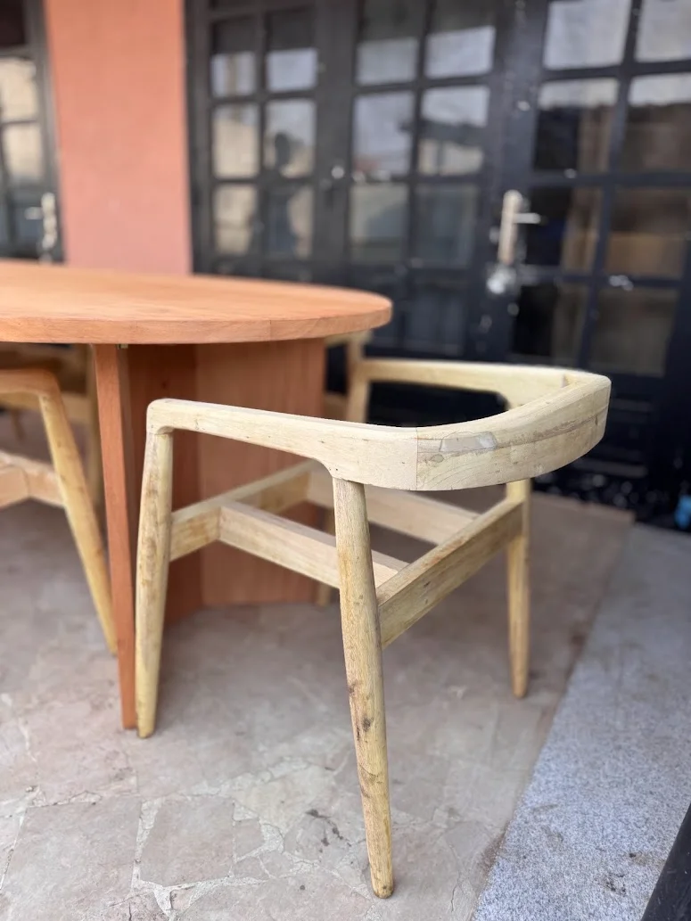 Table à Manger Ovale Bois Massif Sur Mesure – Abidjan | SANATA-E-SHOP, vue 4