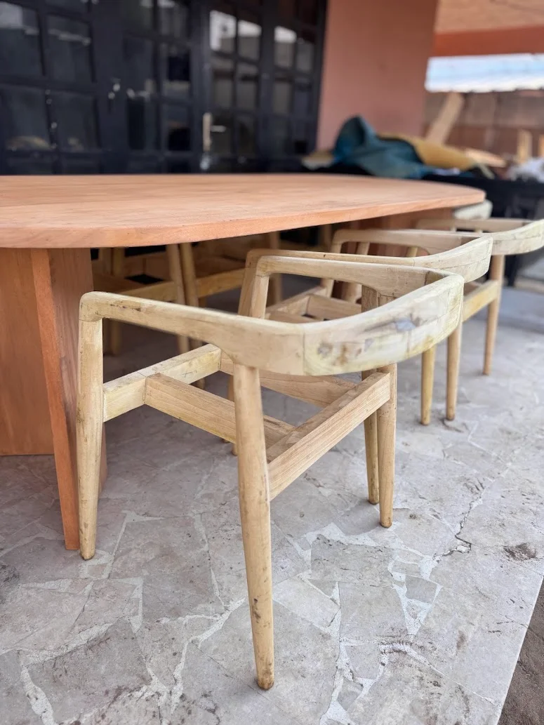 Table à Manger Ovale Bois Massif Sur Mesure – Abidjan | SANATA-E-SHOP, vue 3