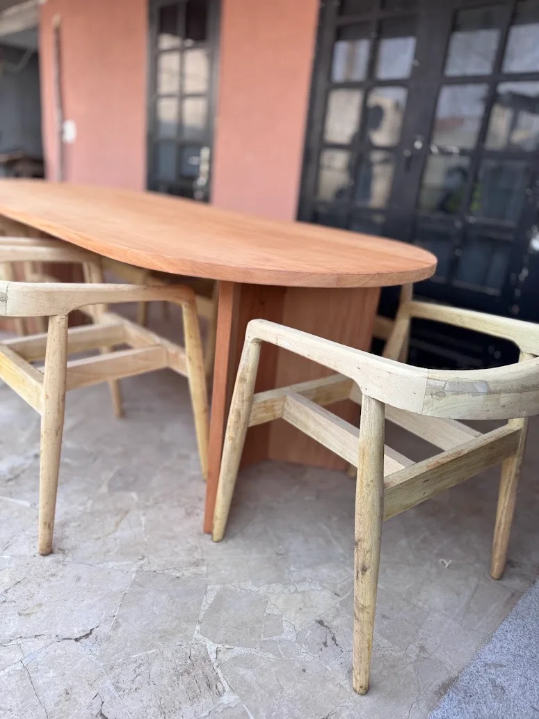 Table à Manger Ovale Bois Massif Sur Mesure – Abidjan | SANATA-E-SHOP, vue 5