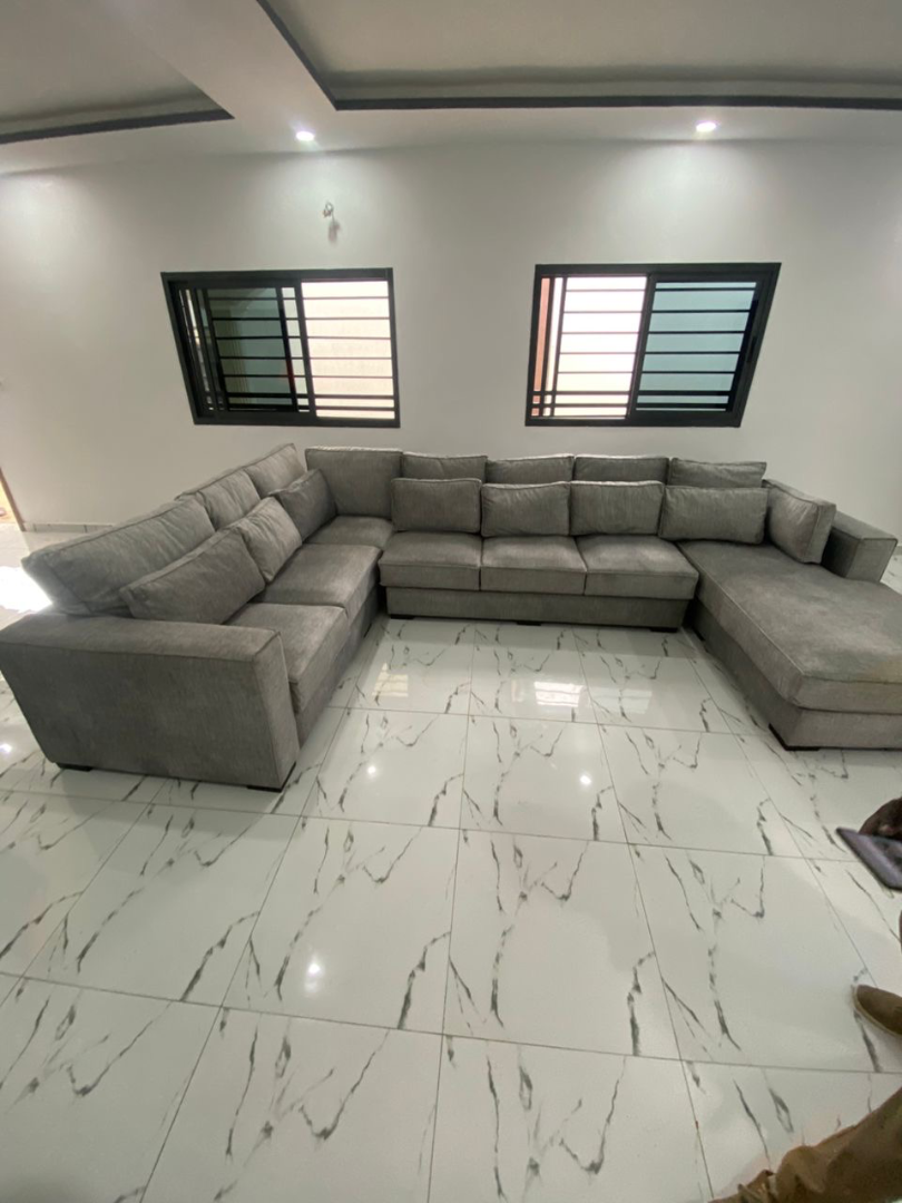 👉 Canapé d’angle moderne sur mesure à Abidjan – GIC Designs, vue 4
