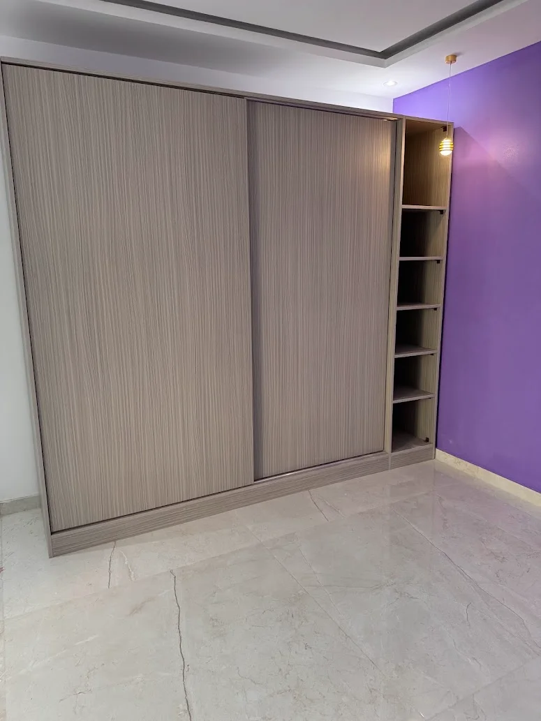 Dressing Coulissant Étagères et Tiroirs Sur Mesure, vue 4