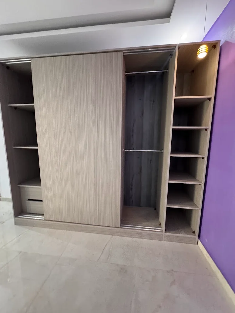 Dressing Coulissant Étagères et Tiroirs Sur Mesure, vue 5