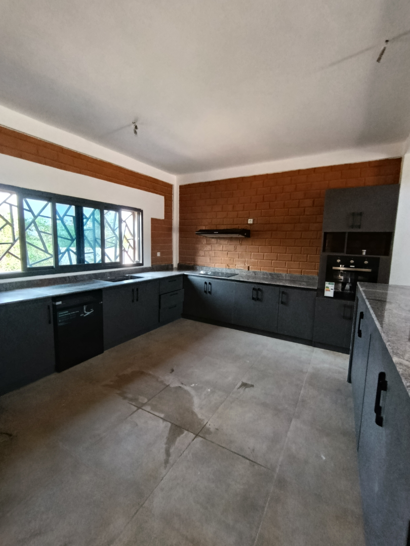 Cuisine Moderne sur Mesure à Abidjan – Design Élégant et Fonctionnel - Avant