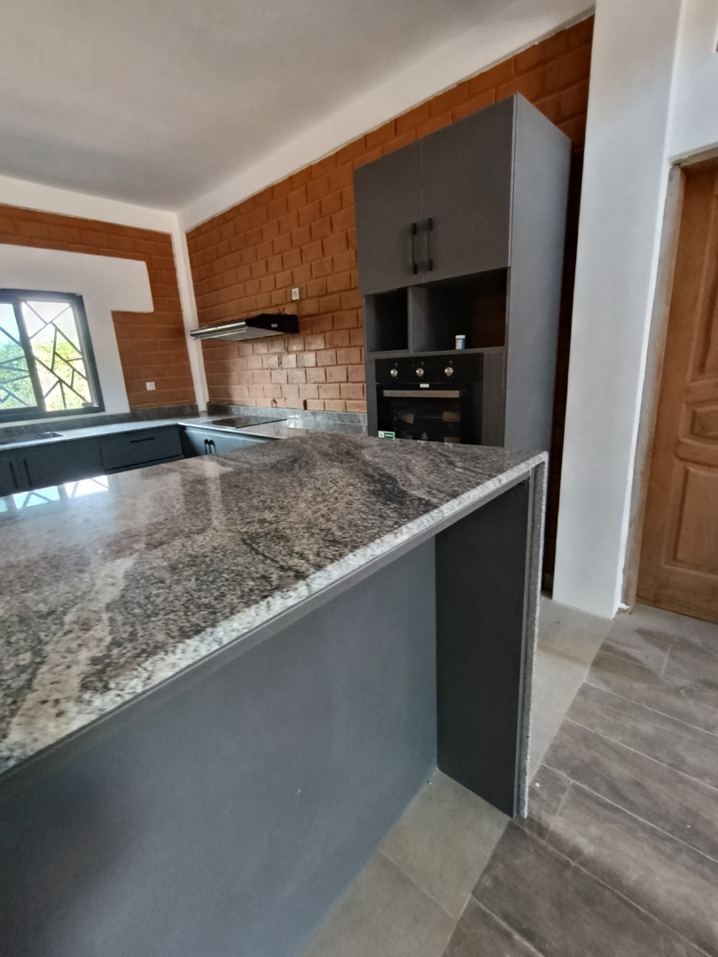 Cuisine Moderne sur Mesure à Abidjan – Design Élégant et Fonctionnel, vue 3