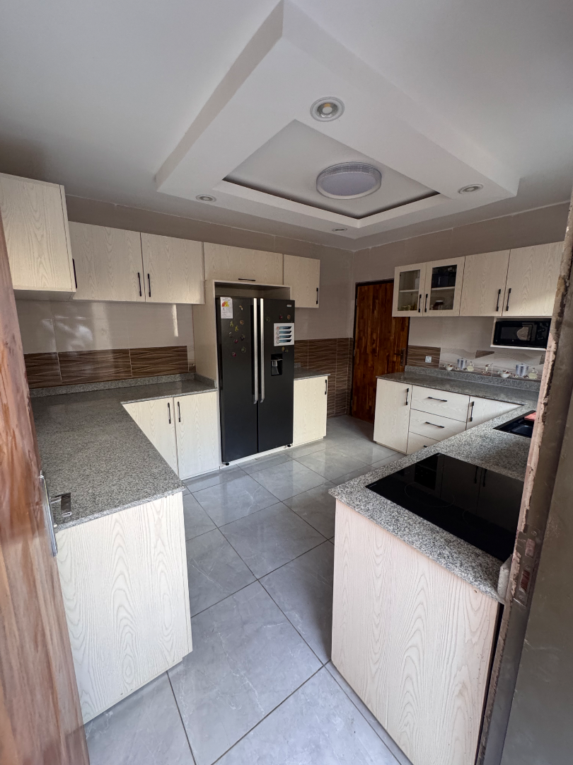 Conception, Création Et Installation De Cuisine Sur Mesure à Angré, vue 5