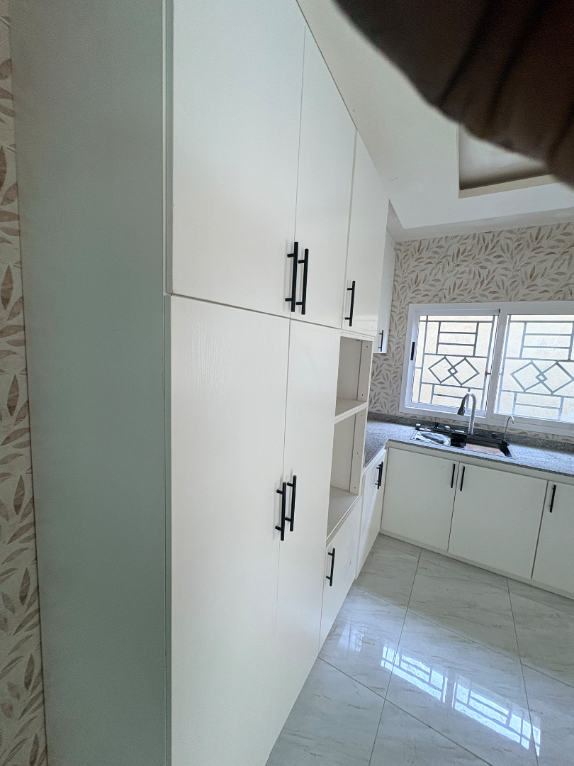 Fabricant de Cuisine Équipée en stratifié , melaminé à Abidjan, vue 3