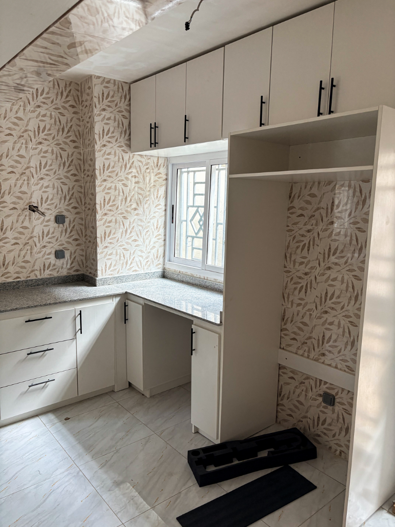 Fabricant de Cuisine Équipée en stratifié , melaminé à Abidjan, vue 5