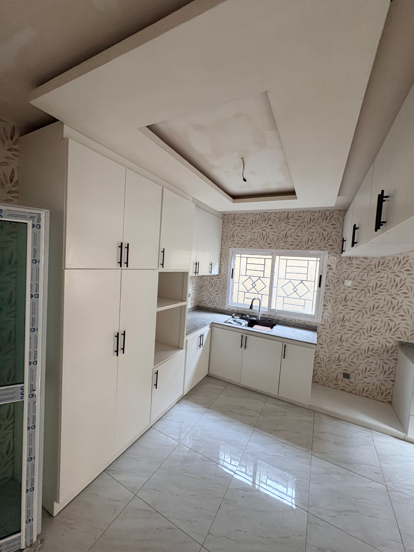Fabricant de Cuisine Équipée en stratifié , melaminé à Abidjan - Après