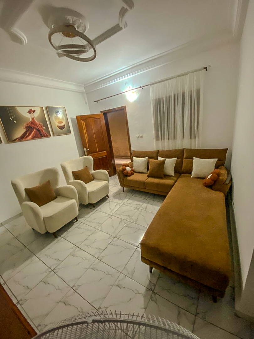 Salon moderne sur mesure 5 places – Canapé design personnalisable à Abidjan | GIC Designs - Avant