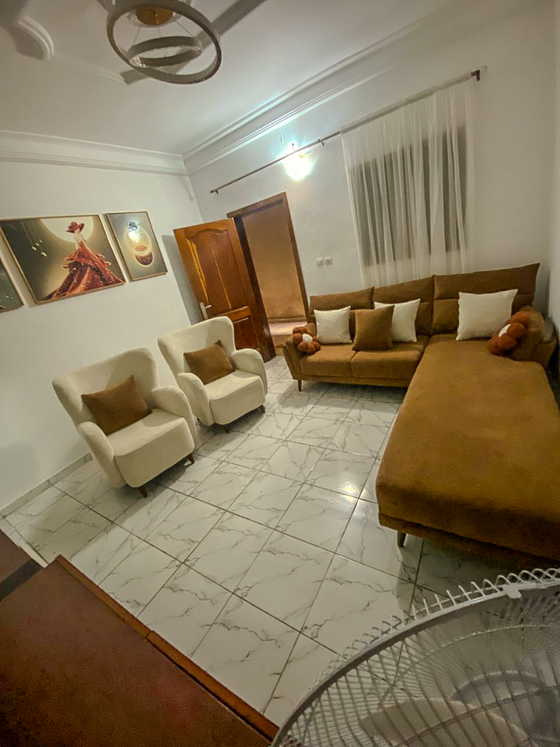 Salon moderne sur mesure 5 places – Canapé design personnalisable à Abidjan | GIC Designs, vue 4