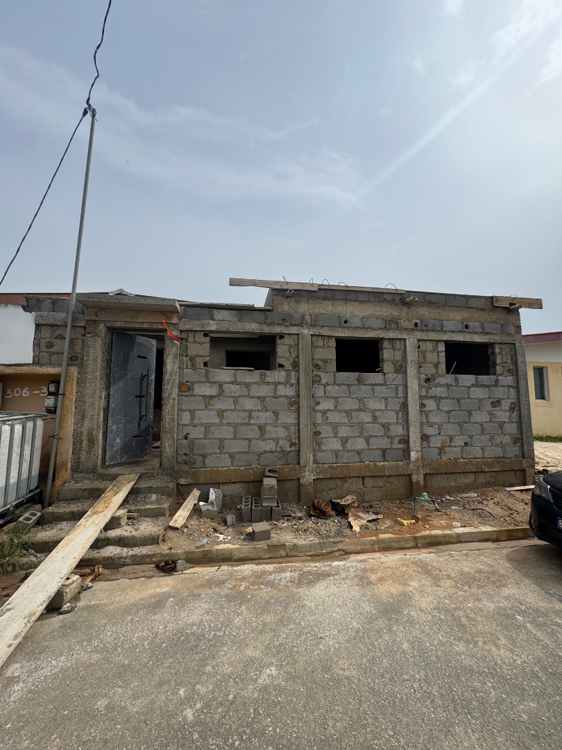 Transformation et Rénovation de Villa à Abidjan – Expertise en Travaux de Maison - Avant